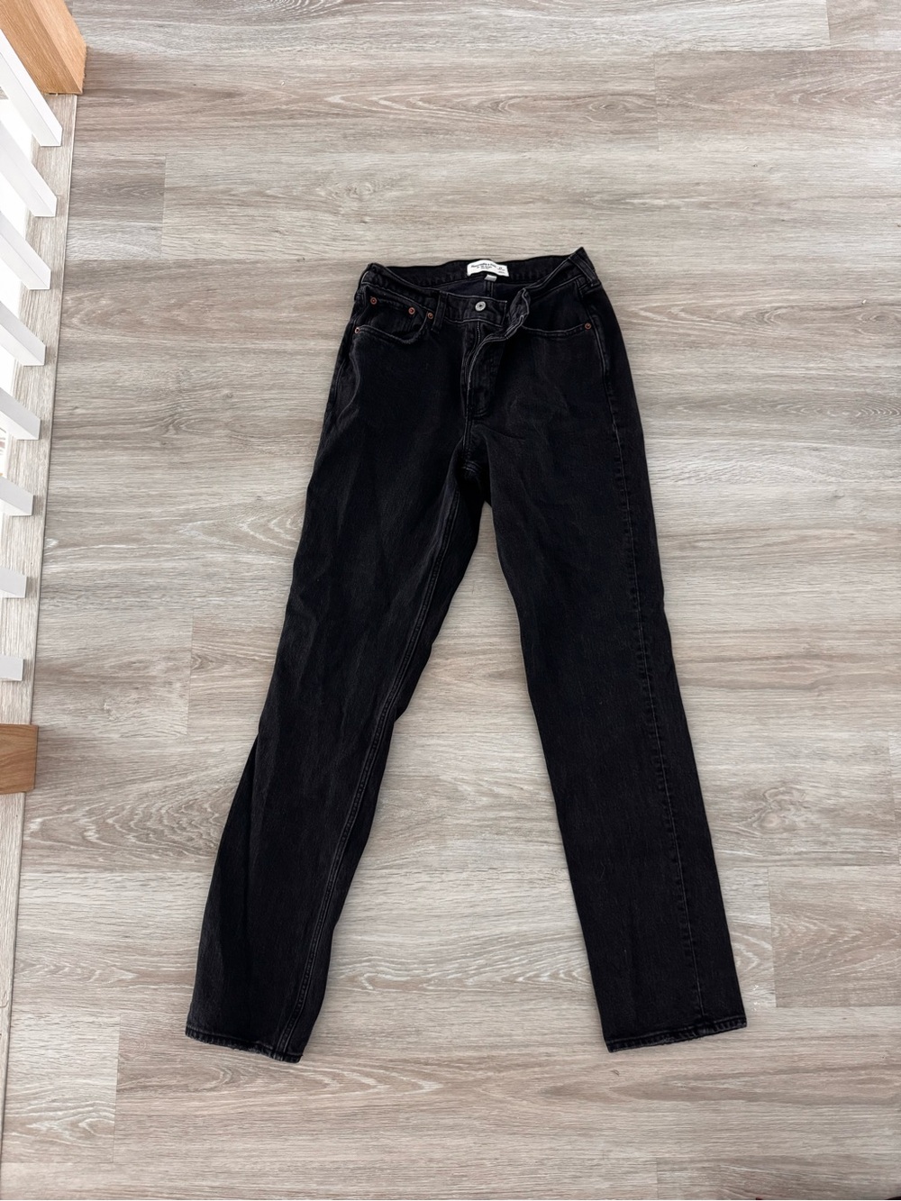 Abercrombie & Fitch Black Straight-Leg Jeans — 27
